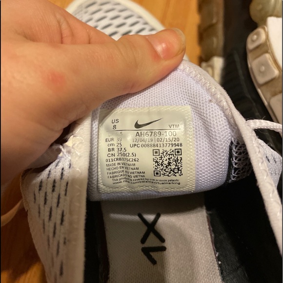 black & yellow air max plus